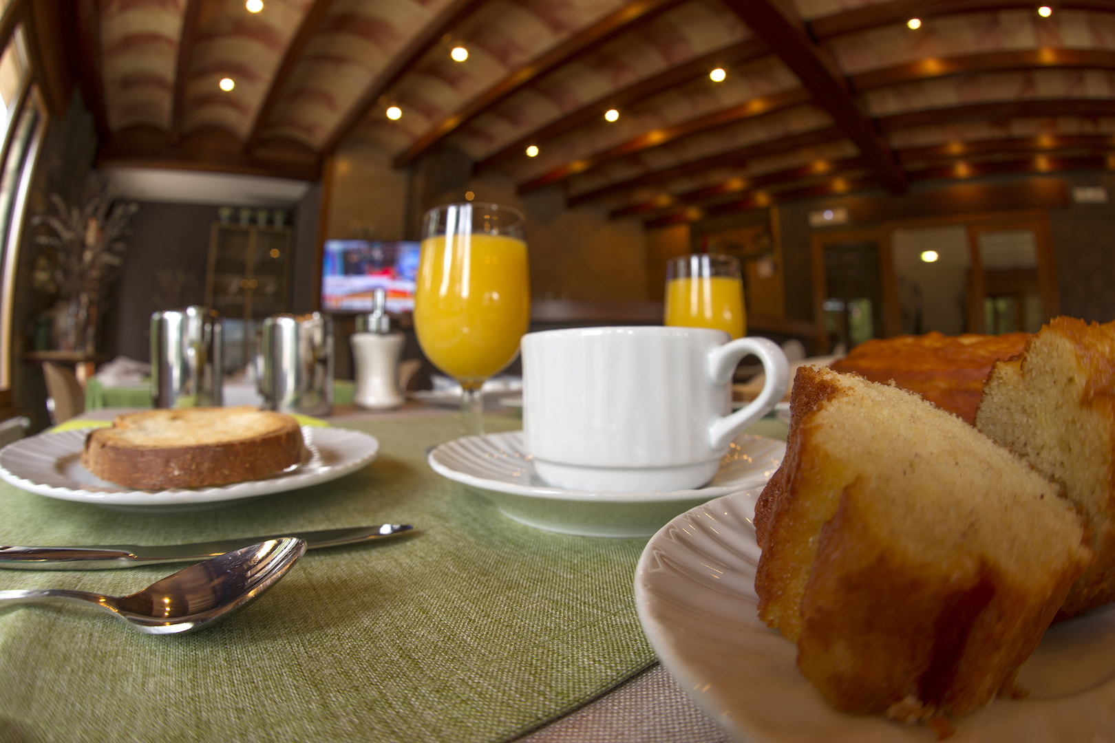 Desayuno / Cafetería - Hotel los Nogales