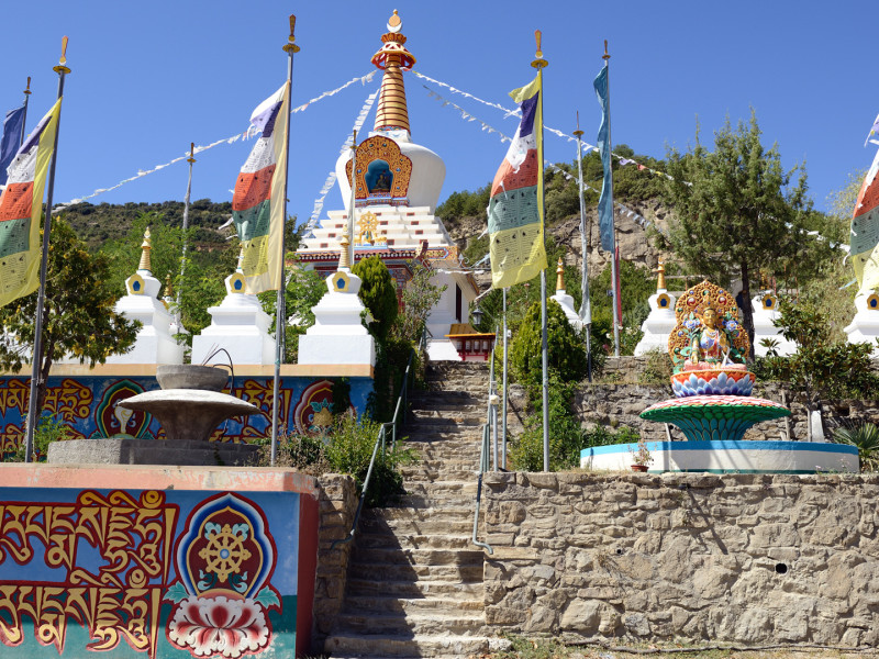 Templo budista - Panillo (Huesca)